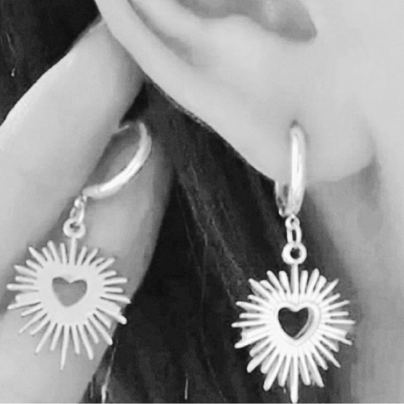 “Radiant Sacred Heart” of Jesus Immaculate Mary Burst Explode Catholic Earrings - Picture 2 of 16